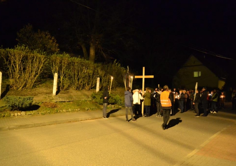 Droga Krzyżowa ze św. Ritą ulicami Głębinowa